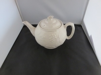 Theepot Burleigh White Davenport